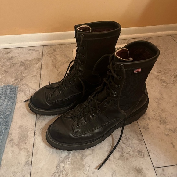 Danner Acadia 8” 200G Insulated Waterproof Boots - Picture 2 of 8